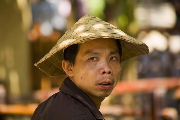 One in five of the living people is Chinese.