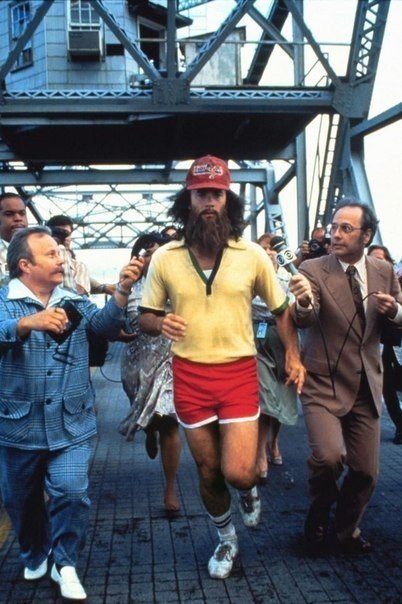 Какие же мы с вами старые. Мы помним этот день, как вчера: после премьеры «Матрицы» мир изменился, самым популярным героем стал Нео, и все помешались на альтернативной реальности.. Оказывается, фильм вышел 15 лет назад, а не 5-6, как засело в голове. Даже