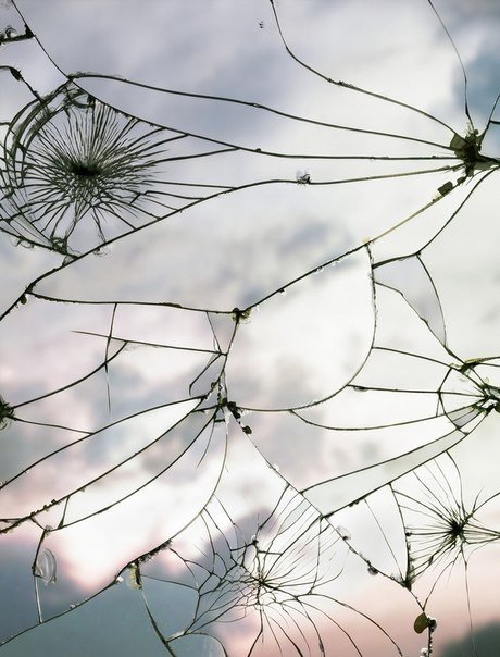 Отражение в битых зеркалах – проект фотографа Bing Wright