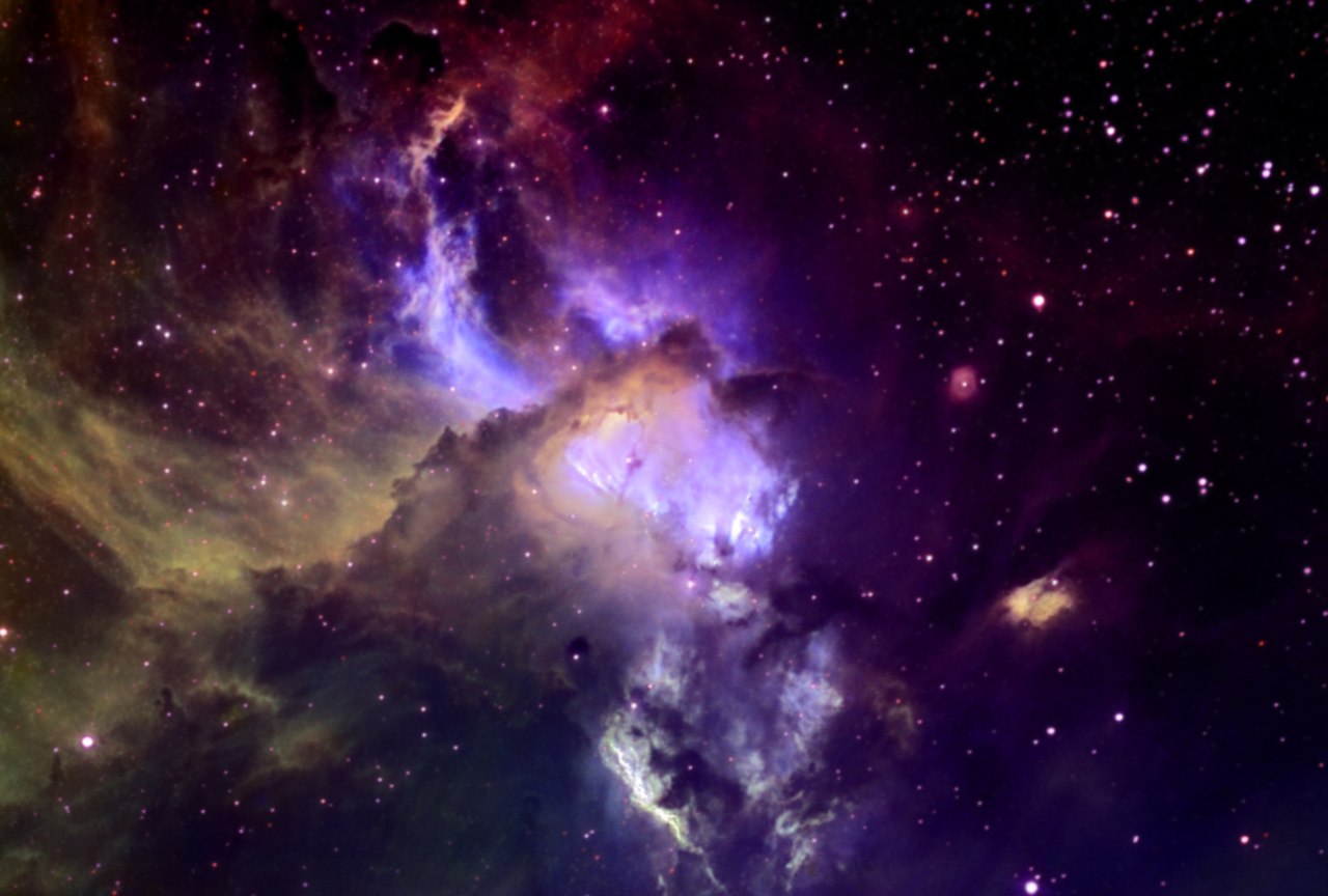 Снимки фотографа Fred Vanderhaven. Не поворачивается язык назвать их любительскими. Общая выдержка большинства фотографий больше 10 часов (зачастую и все 20). Снимает он на телескоп диаметром 10", с использованием камеры SBIG STXL6303E и узкополосных филь - 6