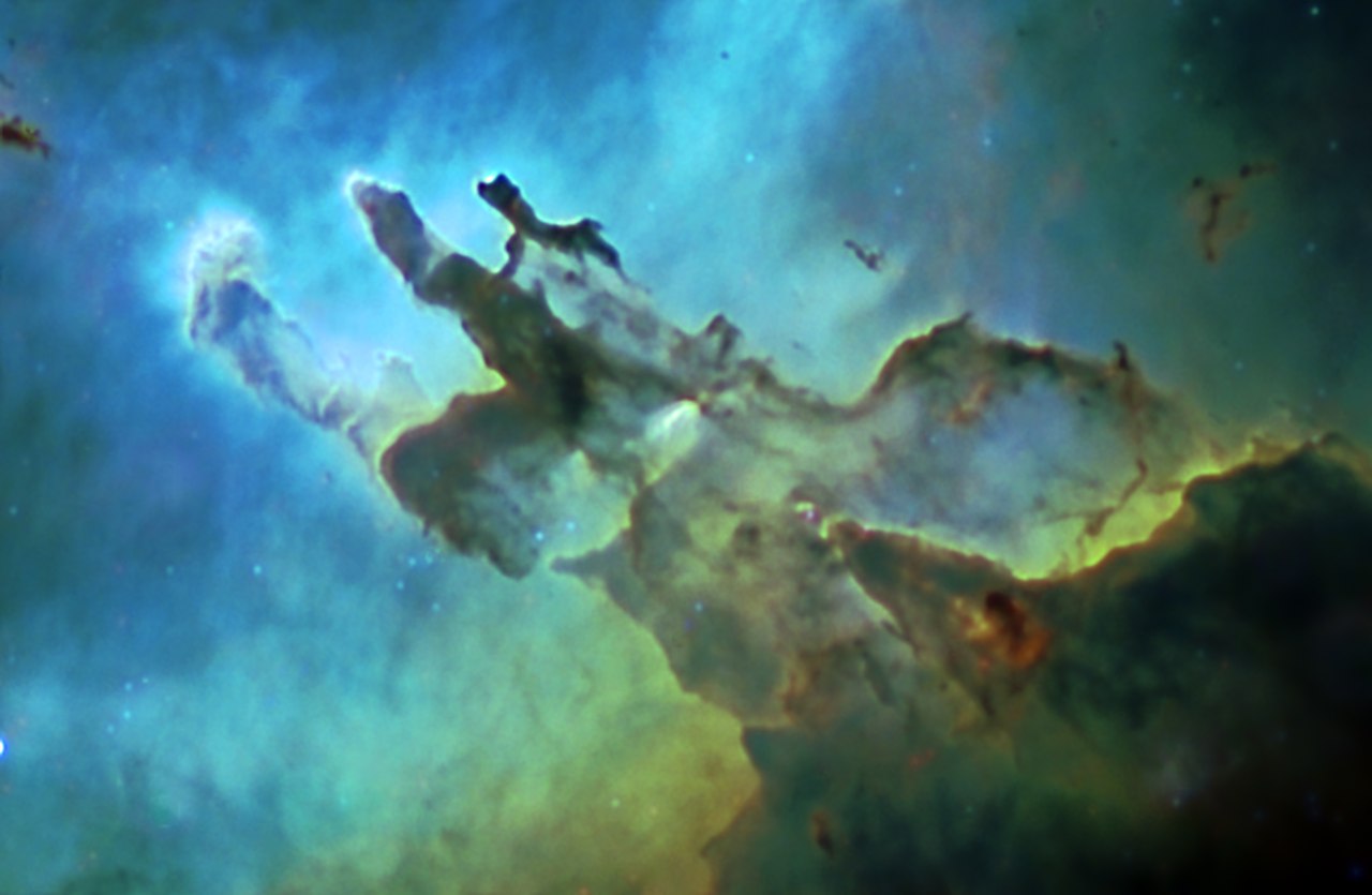 Снимки фотографа Fred Vanderhaven. Не поворачивается язык назвать их любительскими. Общая выдержка большинства фотографий больше 10 часов (зачастую и все 20). Снимает он на телескоп диаметром 10", с использованием камеры SBIG STXL6303E и узкополосных филь - 7