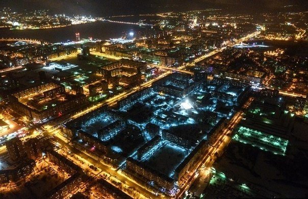 Казань — это место, где мирно сосуществуют запад и восток, христианство и ислам, старая архитектура и новая, невероятный город!