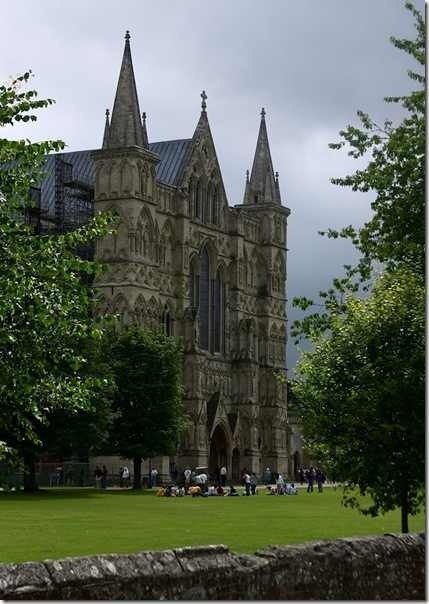 Солсберийский собор. Готический собор Девы Марии в английском городе Солсбери - 6