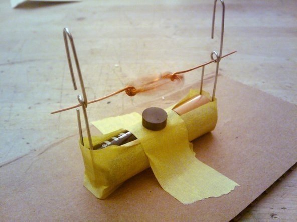 Простой моторчик своими руками.. Инструменты:<br>Наждачная бумага;<br>Кусачки;<br>Зубочистка;<br>Проволока;<br>Батарейка;<br>Липкая лента;<br>Простой карандаш;<br>Магнит и готово - 8