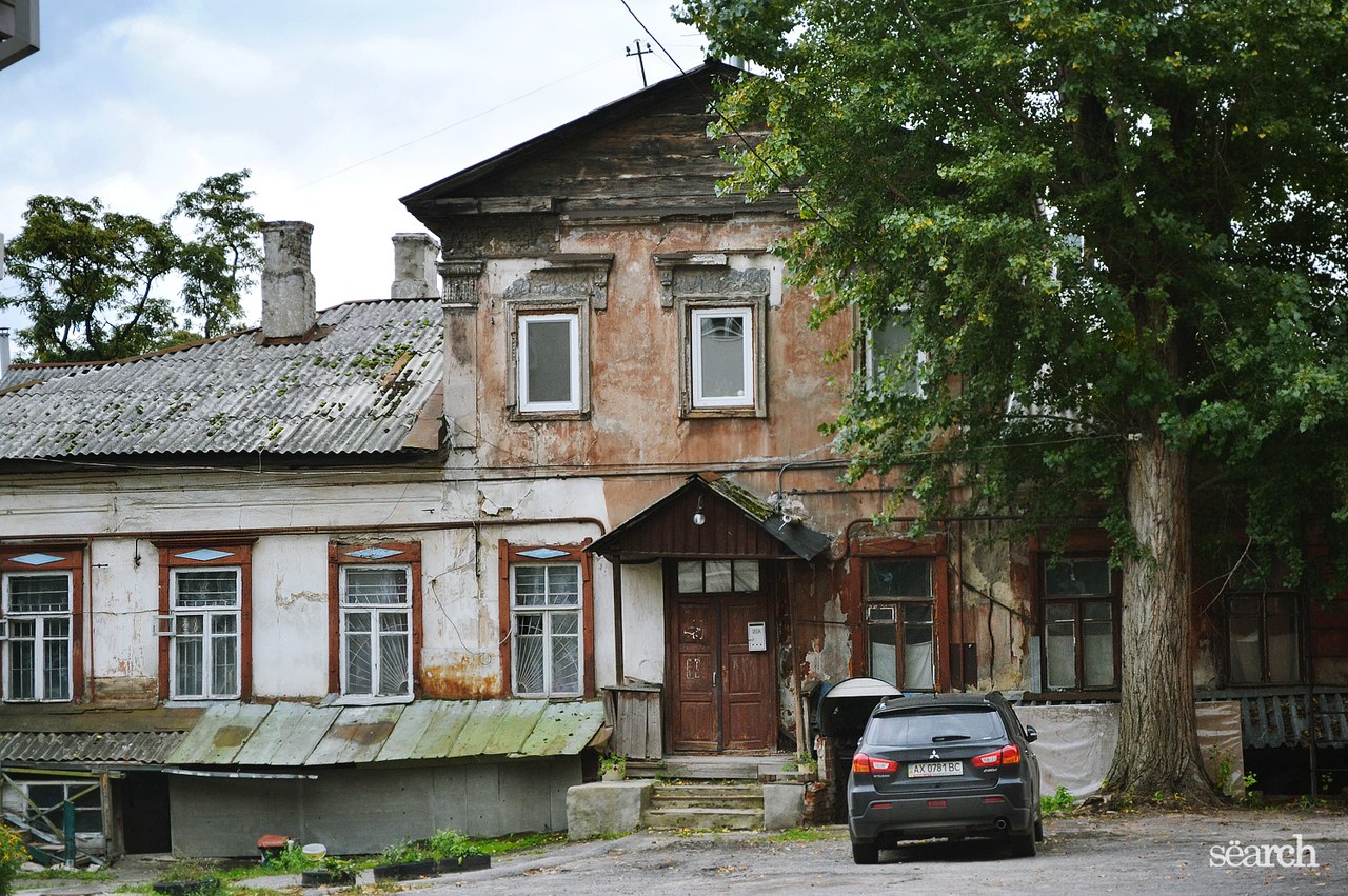 [club1543502|Улица Вне Времени.]. Одной из самых старых улиц Харькова считается Краснооктябрьская (на украинском языке называется"Червоно-жовтнева"). Находиться она в Западной части города. В длину достигает около 2 км. . Гончаровка, район где расположена