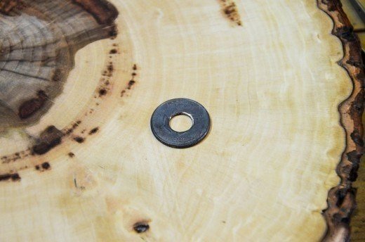 Как из любой монеты сделать кольцо. Что может быть романтичнее кольца, сделанного своими руками? Эта небольшая инструкция расскажет и наглядно покажет, как сделать кольцо практически из любой монеты - 5