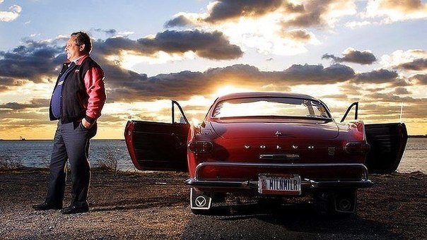 Автомобиль с самым большим пробегом в мире. Ирвин Гордон – американец, обладатель автомобиля 'Volvo P1800S' с рекордным пробегом в три миллиона миль, что означает почти 5 000 000 км! Автомобиль этот ведет свою историю с 1966 года, а сегодня он занесен в К