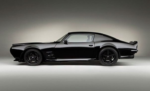 1970 Pontiac Firebird . Pontiac Firebird — автомобиль, выпускавшийся концерном General Motors с 1967 по 2002 года. Выпуск модели 1970 года и начала второго поколения был задержан до 26 Февраля 1970 вследствие инженерных проблем, и чаще всего она называетс - 6