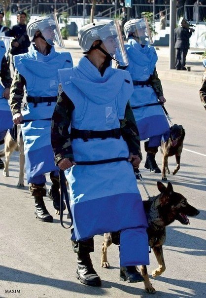 Самая смешная военная форма в мире. Над военными не принято смеяться, но сейчас мы немного нарушим эту традицию. Отправляясь в любую армию мира, человек заранее соглашается подчиняться чужой воле. А заодно и воле дизайнеров, которые придумали для этой арм - 6