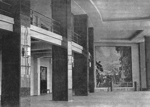 [club1543502|Дворец культуры железнодорожников]. Одно из лучших клубных сооружений своего времени. Арх. Дмитриев А.И. (1927 – 1932 гг). Стиль – конструктивизм.. Первый камень в фундамент Дворца культуры был заложен в дни празднования десятой годовщины Вел - 7