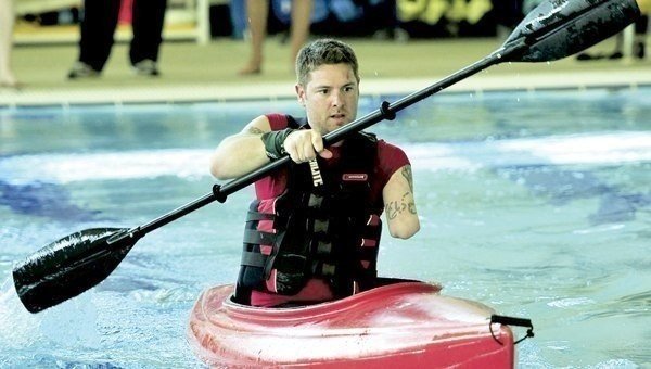 Сержант Ноэл Галловэй потерял руку и ногу в боевых действиях. И все равно не отступает!