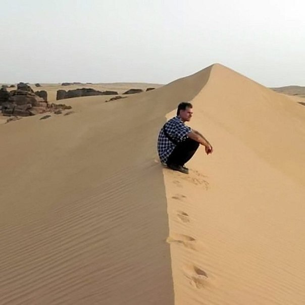 Турист скитался по миру 23 года. 44-летний путешественник, избороздивший весь земной шар и обладающий званием “первый турист, посетивший истерзанный войной Могадишо”, решил, наконец, распаковать свой рюкзак после 23 лет скитаний. Майк Спенсер Боун (Mike S