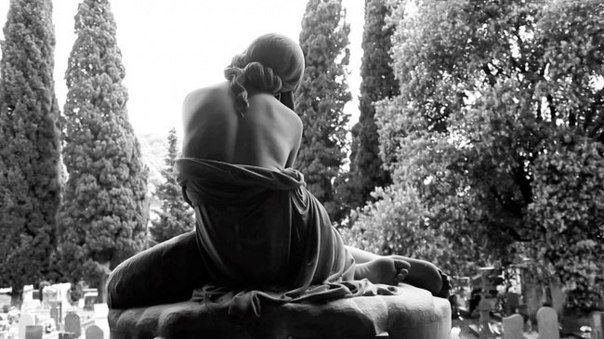 На старых европейских кладбищах есть скульптуры, которые очаруют вас и превратят в одну гигантскую мурашку - 5