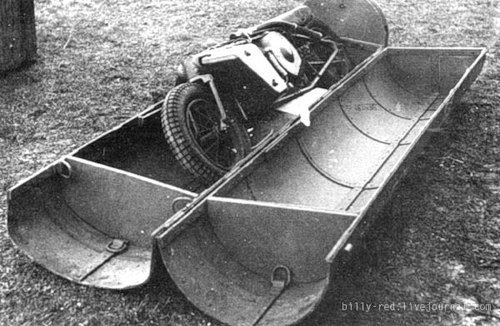 Британские военные извращения. Welbike — разработан в УСО — британской разведывательно-диверсионной службе работавшей во время Второй мировой войны. В период между 1942 по 1945 год было выпущено 3853 штук, но далеко не многим удалось поучаствовать в опера