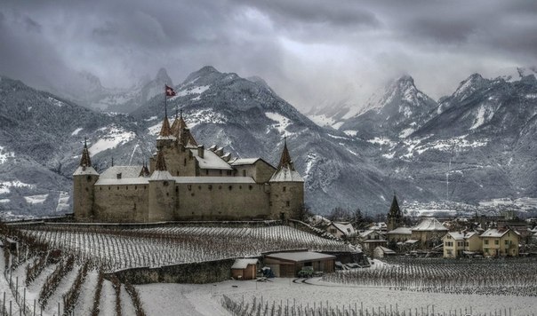 Замок Эгль, Швейцария