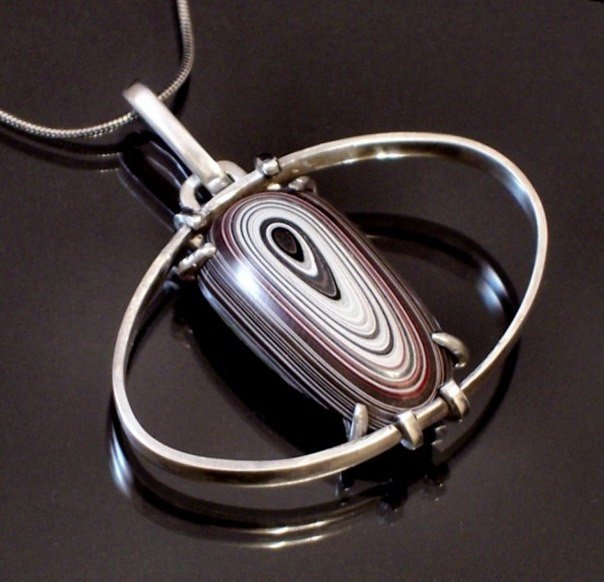 Что вы знаете про камень "фордит" ?. Необычный камушек. Красивый. Не припоминаете такого названия из минералов? <br>Сейчас я вам расскажу что же это такое на самом деле …<br>Фордит (fordite) , также известный как Детройтский агат, окрашен в яркие цвета и - 7