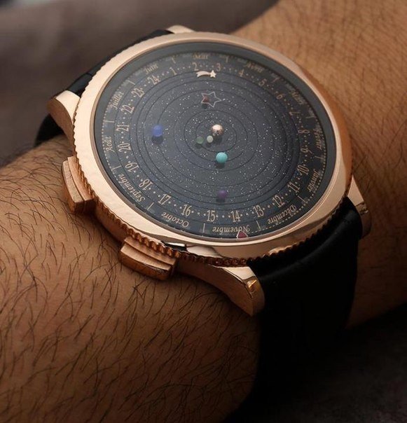 Новые часы Complication Poetique Midnight Planetarium выполнены в стиле миниатюрной Солнечной системы, а на циферблате отображается положение шести планет. Таким образом, часы позволяют в любой момент определить позицию Земли, Меркурия, Венеры, Марса, Юпи