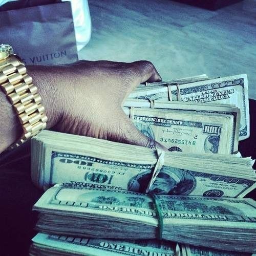 "Как вкладывать в недвижимость не свои деньги, получая до 300% прибыли в год"<br>11 способов зарабатывать пассивно 100 000 рублей в месяц на недвижимости, не имея денег.<br>Что можно арендовать за 15 000, а сдавать за 25000 и получать 10 000 чистой прибыл