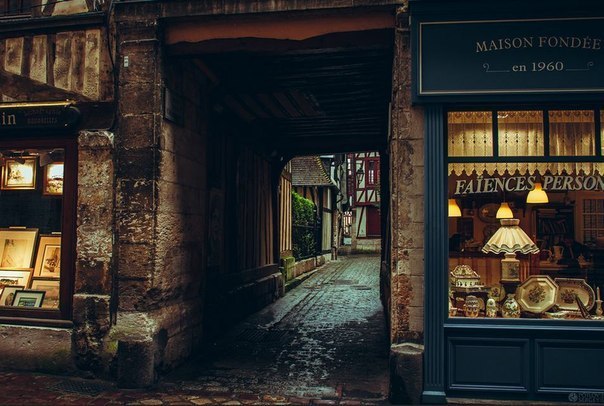 Вантажні магазинчики Парижа