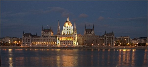 Night Hungarian Parliament