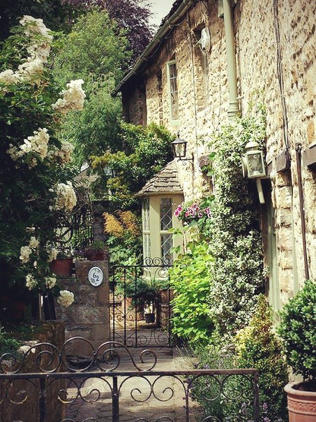 Berford, Oxfordshire, England - 6