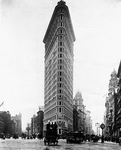 The first skyscraper in New York, 1910