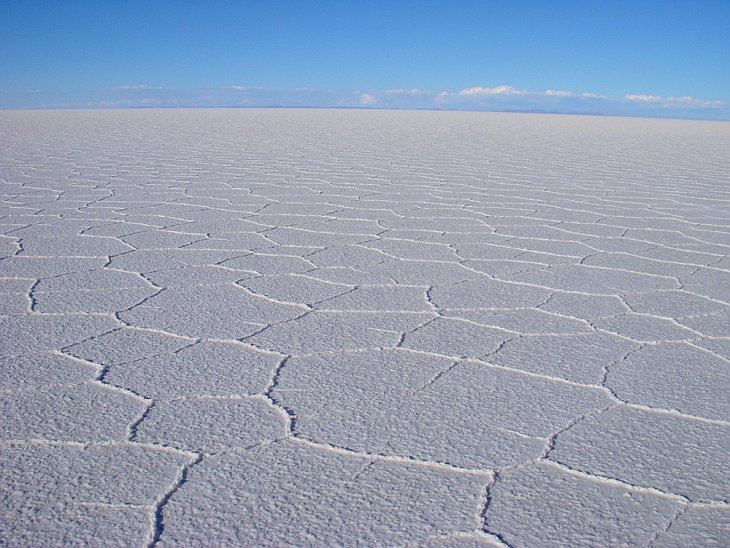 Солончак Уюні - висохле солоне озеро на півдні пустельної рівнини Альтіплано, Болівія - 1