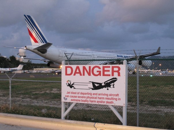 Сент-Мартен, пляж прямо у взлетной полосы