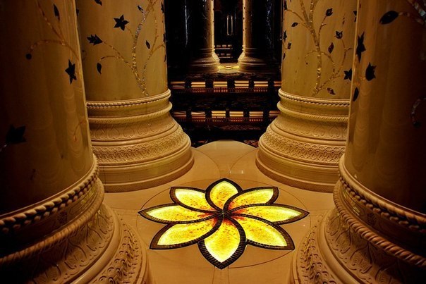 Мечеть шейха Зайеда бин Султана аль-Нахайяна, Абу Даби, ОАЭ - 4