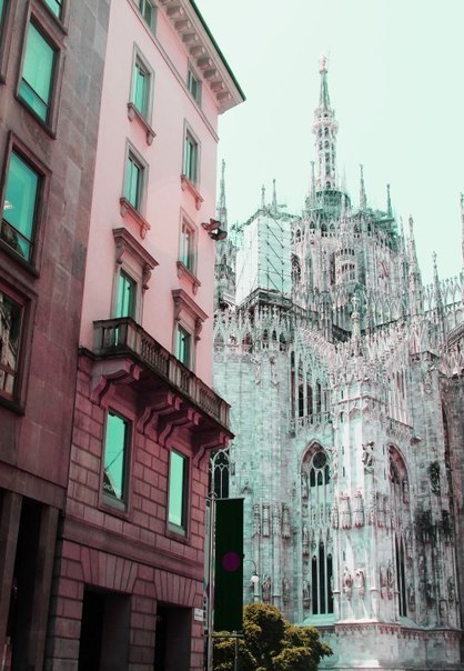 Милан, Италия - 6