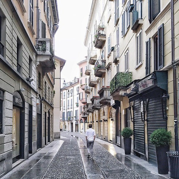 Мілан, Італія