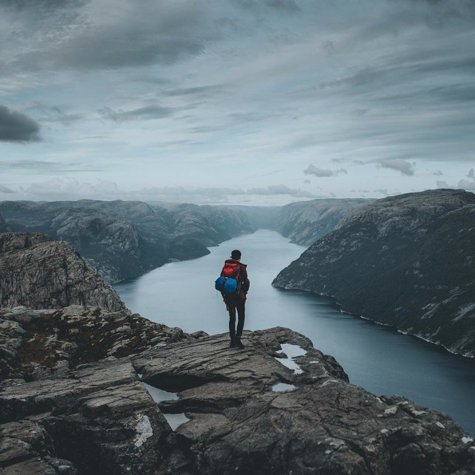 Порой, чтобы заметить незримую красоту мгновения,<br>надо остановить свои мысли и просто ее увидеть.