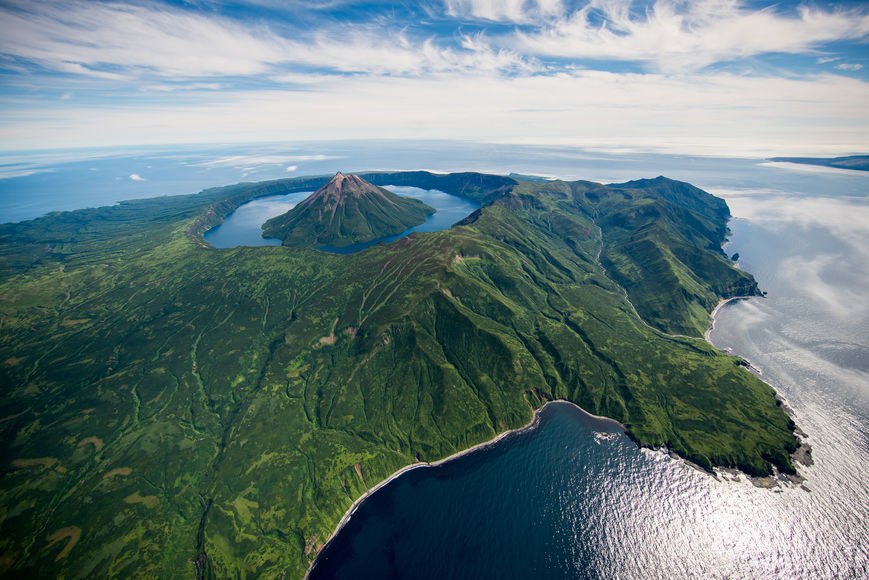 Остров Онекотан, Курильские острова, Россия.
