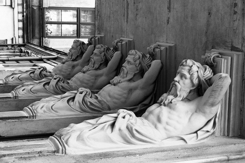 Вот это поворот, или другой взгляд на атлантов.