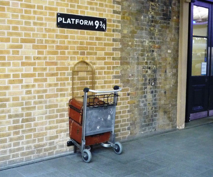 Кто не мечтал оказаться на другой стороне? 