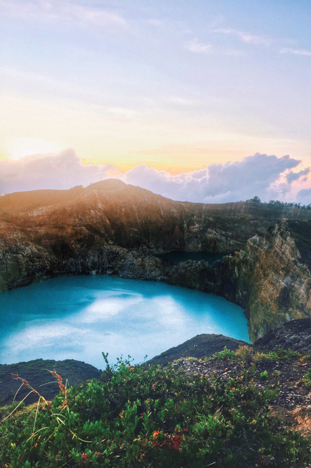 Вулканические озёра, меняющие цвет - 5