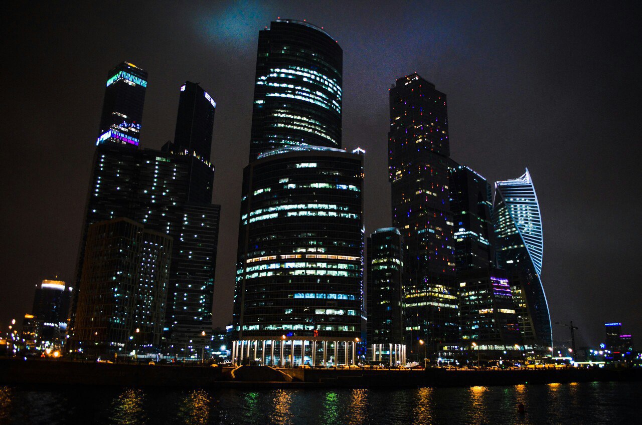 А в Москве тем временем идет снег ❄