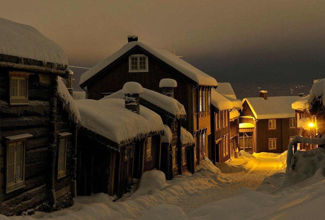 Вечерний Рёрус, Норвегия