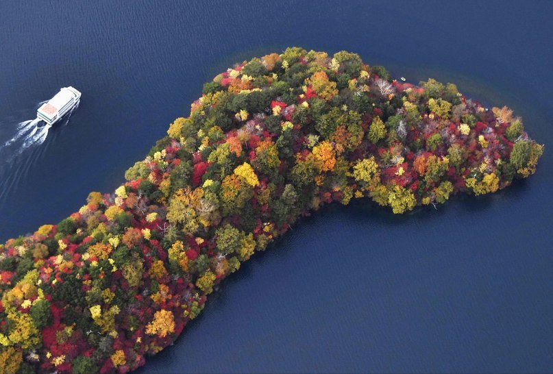 Полуостров Хатте Дэдзима, озеро Тютдзэндзи, Япония