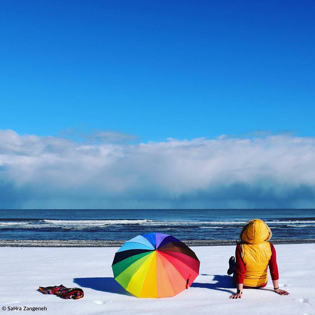 Снежное утро на берегу Каспия
