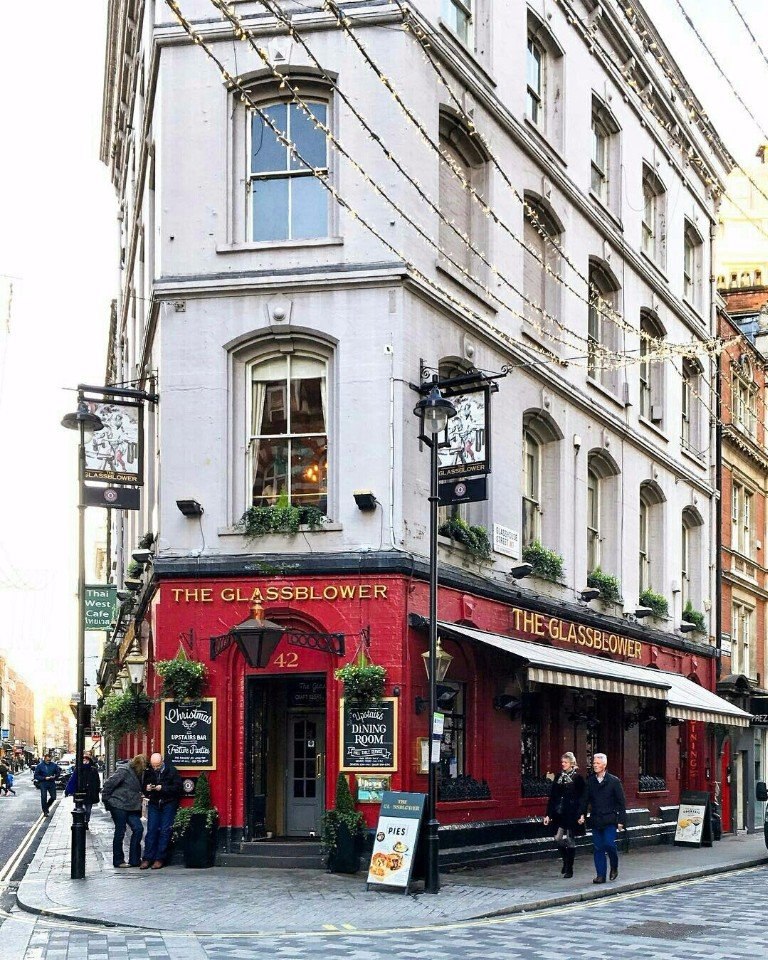 Потрясающе красивые новогодние витрины Лондона - 5