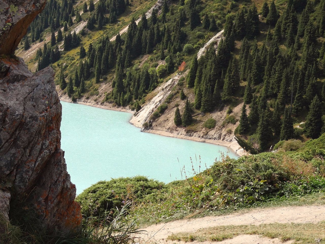 Большое Алматинское озеро (БАО) и окрестности. Казахстан, Алматинская область. - 6