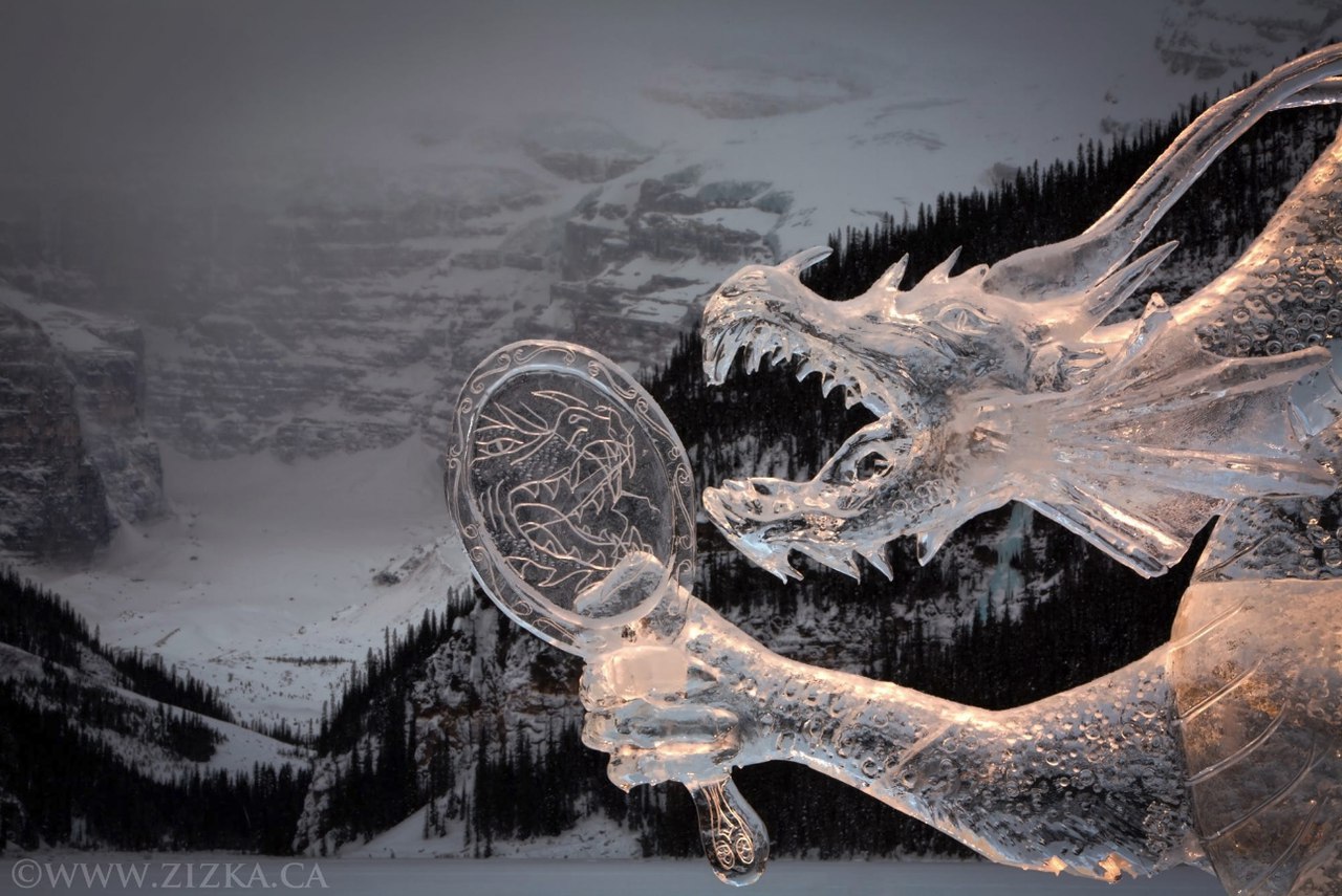 Один из экспонатов Фестиваля магии льда на озере Луиз, Канада