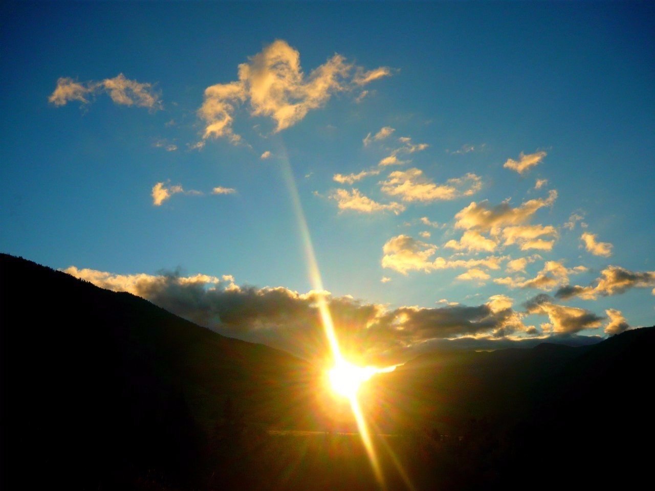 Алтай - это противоречие чувств, эмоций, фонтанирующих красок... - 7