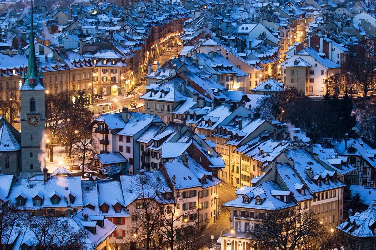 Укрытый снегом город Берн, Швейцария