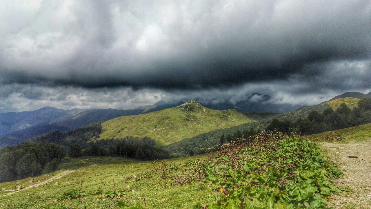 Горная Абхазия. Подножие водопада Адзгара.