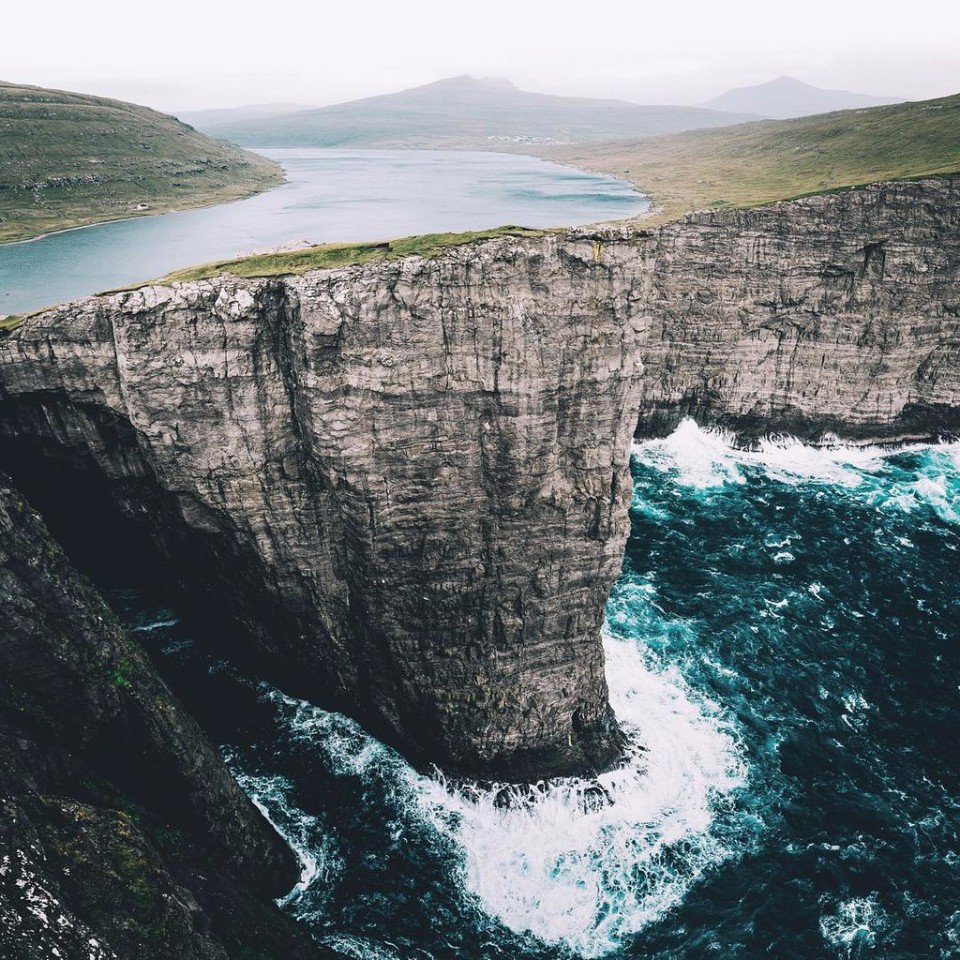 Сорвагсватн - озеро над океаном