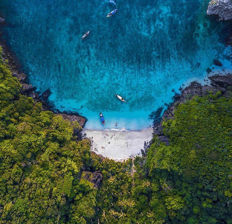 Яркое утро в Таиланде