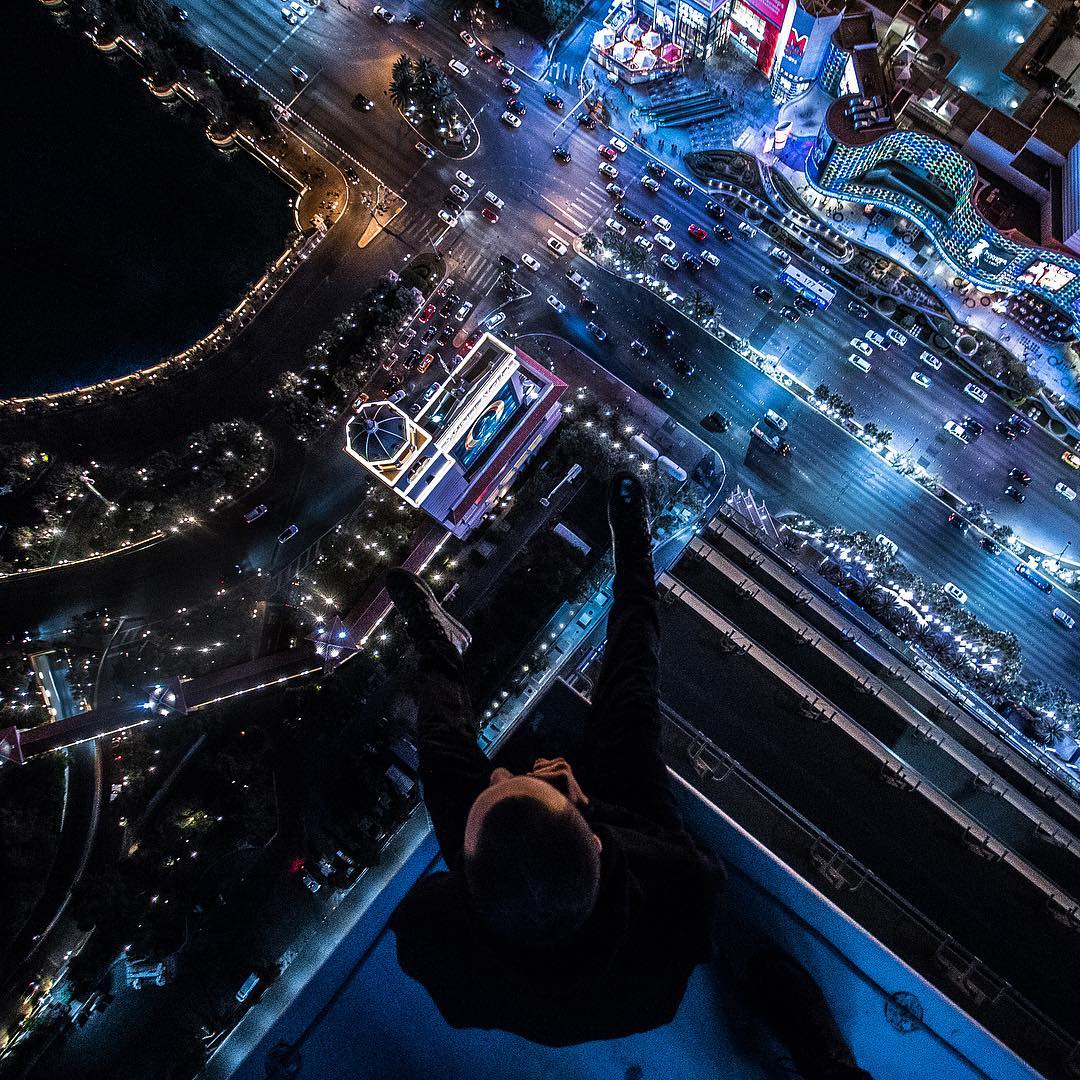 Ночь в Америке глазами руферов.