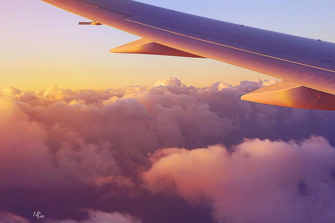 Рассвет над облаками...